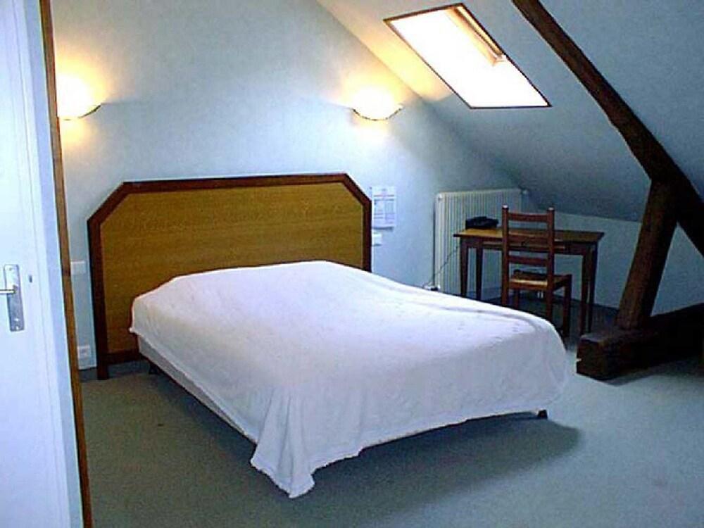Hotel Logis - & Restaurant Saint Nicolas